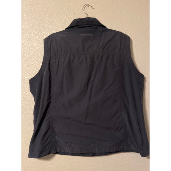 Columbia women’s vest  lightweight - Picture 3 of 5